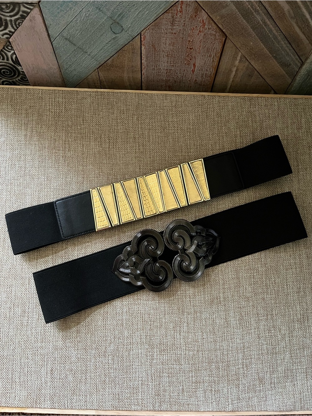Black Elastic Waist Belt with Gold Accent - Women's Fashion Accessory